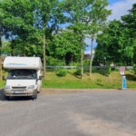 Níky auf dem Stellplatz in Lutzerath